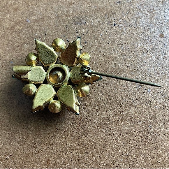 VINTAGE Crystal Flower Brooch - Picture 6 of 7